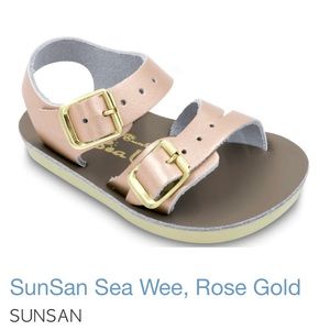 Sun San Sea Wees Rose Gold Sandals size 3